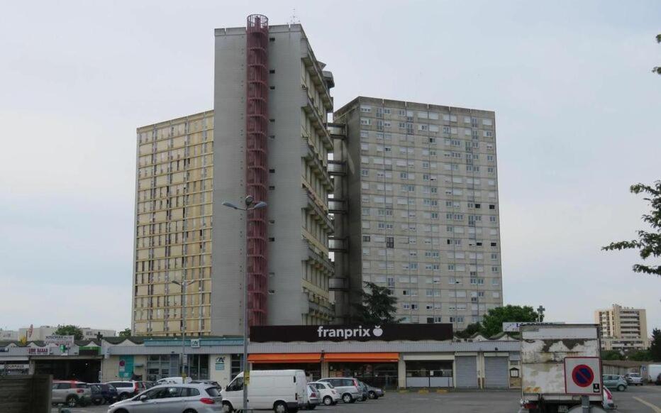 Charmant F2 De 30M2 Moin Cher A 25 Min De Paris Jusqu'A 5 Personnes Le Mée-sur-Seine Exterior foto